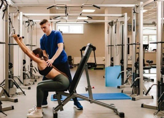 Can chronic back and neck pain be treated at the Best Physiotherapy Centre in Ghaziabad at Neurigo 360?