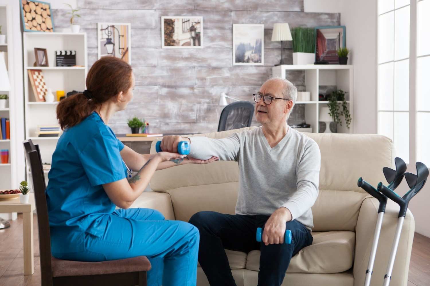 What specific neurological conditions does the Best Neuro Rehab Specialist in Greater Noida treat?